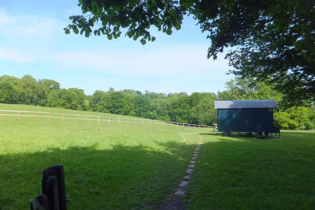 Molly Dishwasher Shepherds Hut Frant Exterior foto