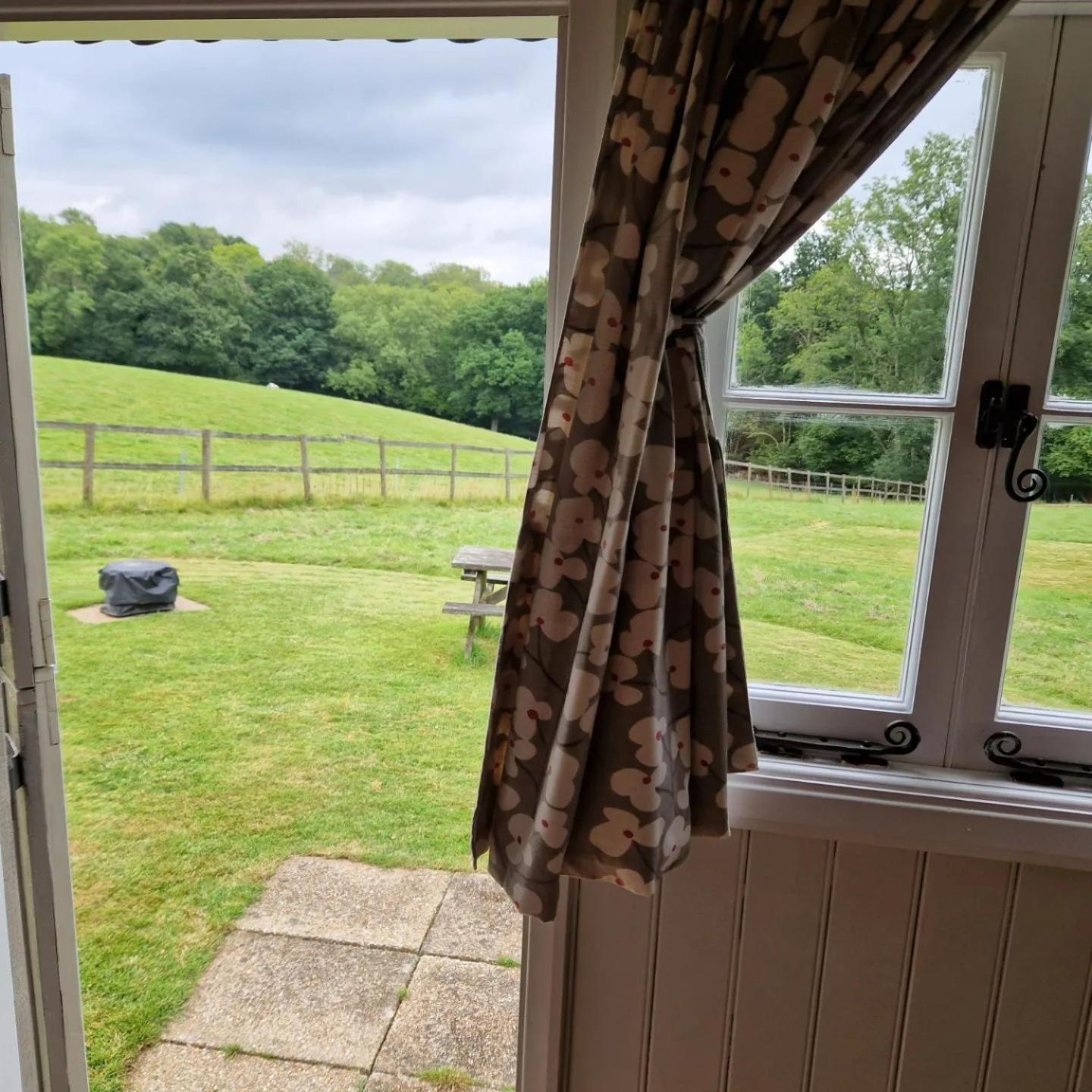 Molly Dishwasher Shepherds Hut Frant Exterior foto